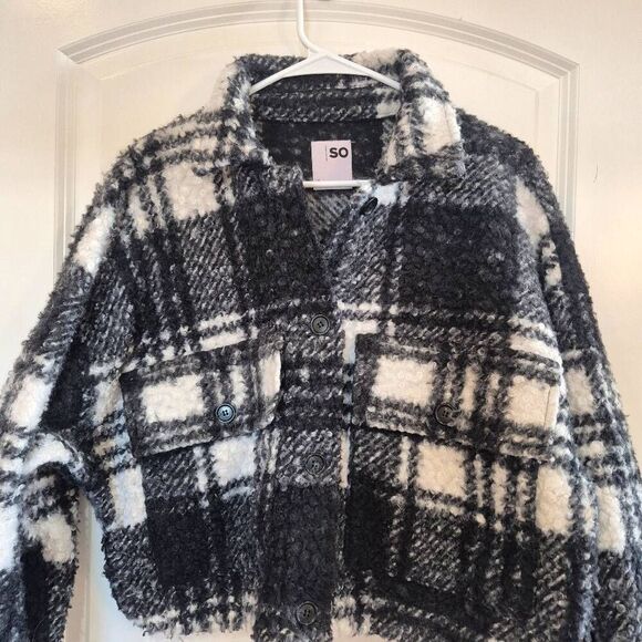 SO Women's Black & White Poly Fleece Plaid Cropped Jacket - Picture 2 of 7